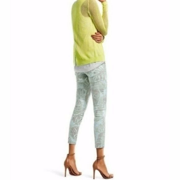 CAbi | #227 Paradise Tropical Palm Cropped Jeans Size 8 - Picture 6 of 6